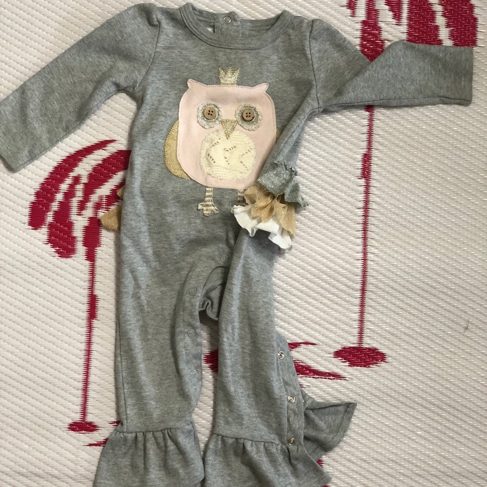 Size 12-18 month gray Owl Ruffle butt jumpsuit